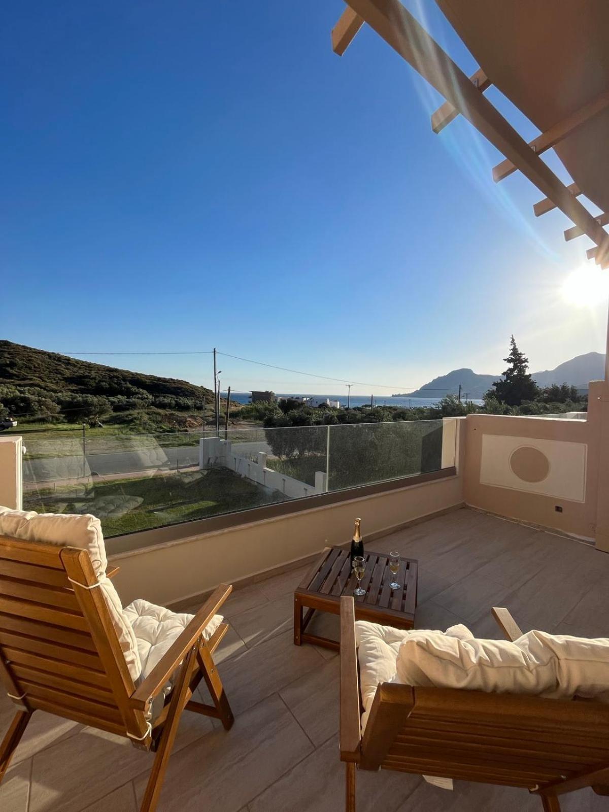 Vegera Holiday Homes 플라키아스 외부 사진